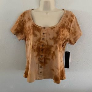 BROWN TIE DYE BUTTON FRONT CROPPED T-SHIRT